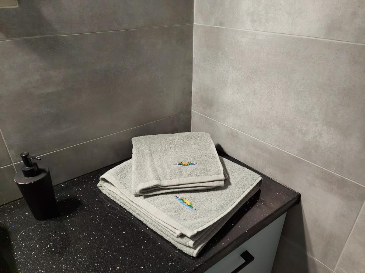 Apartamenty Z Tarasami "Mietowy Spokoj 15" "Romantyczna Szarosc 16" "Niebieska Elegancja 17" Maksymalnie Dla 6 Osob Поберово Екстериор снимка