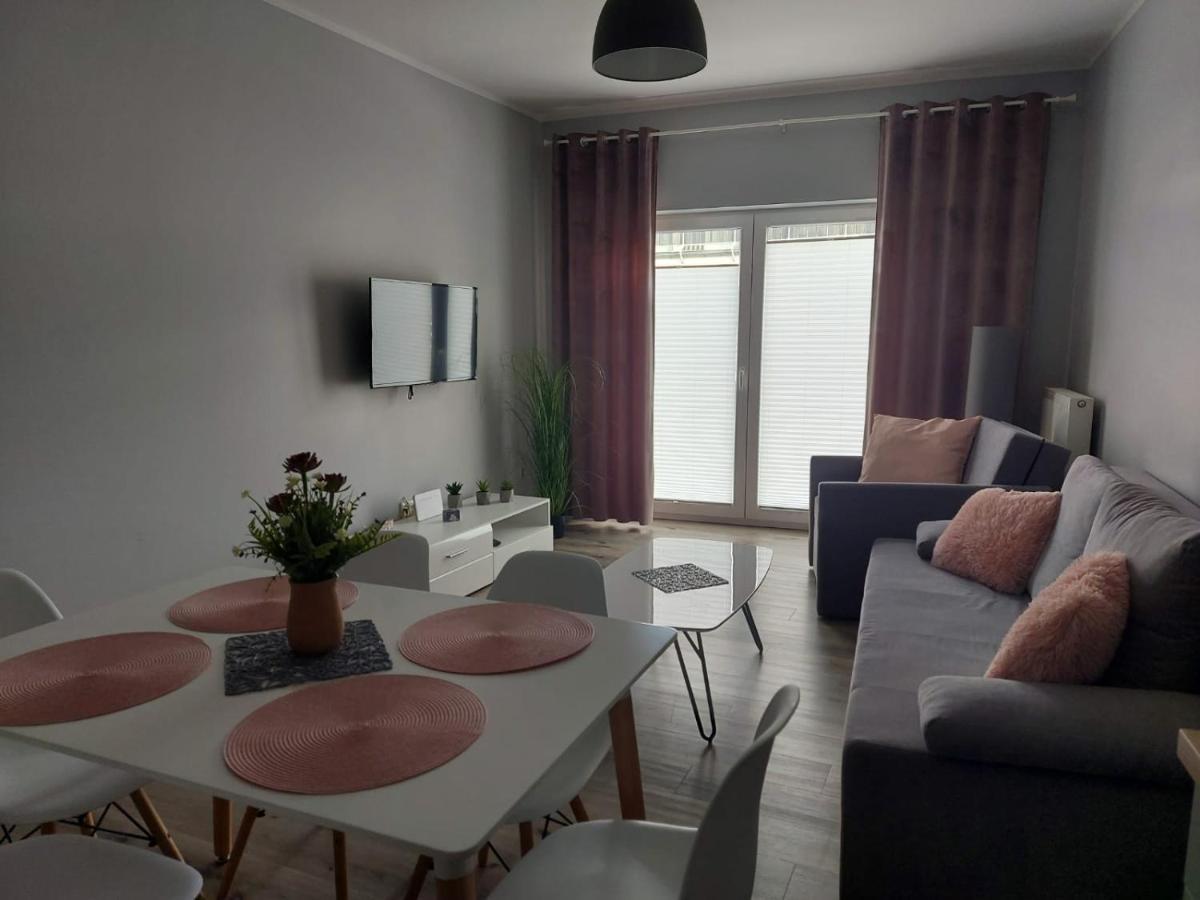 Apartamenty Z Tarasami "Mietowy Spokoj 15" "Romantyczna Szarosc 16" "Niebieska Elegancja 17" Maksymalnie Dla 6 Osob Поберово Екстериор снимка