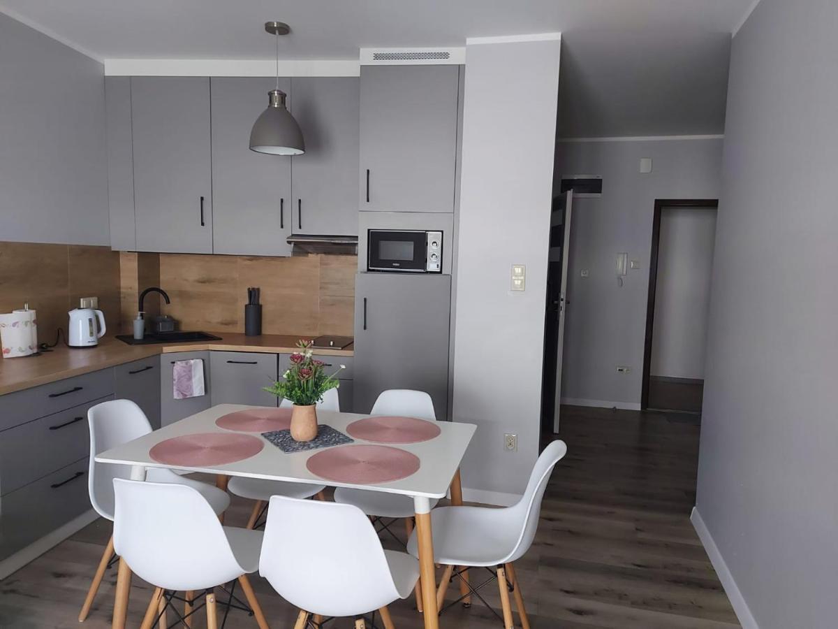Apartamenty Z Tarasami "Mietowy Spokoj 15" "Romantyczna Szarosc 16" "Niebieska Elegancja 17" Maksymalnie Dla 6 Osob Поберово Екстериор снимка